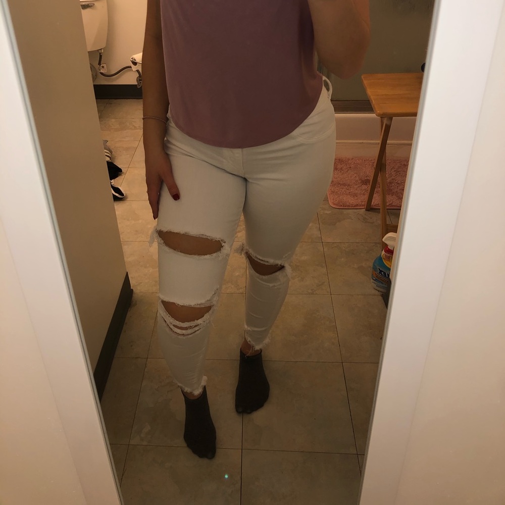 American Eagle White Distressed Jeans